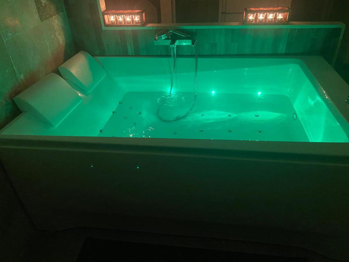 The Montreal Suite เซร์ริส ภายนอก รูปภาพ